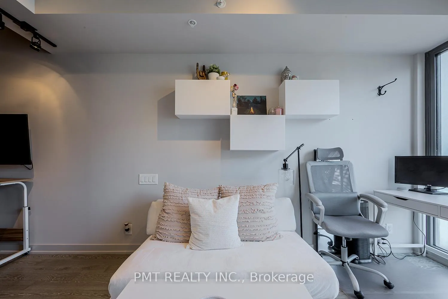 Photo 14 of Unit 804, 39 Brant Street, Toronto, Waterfront Communities — HOMEH