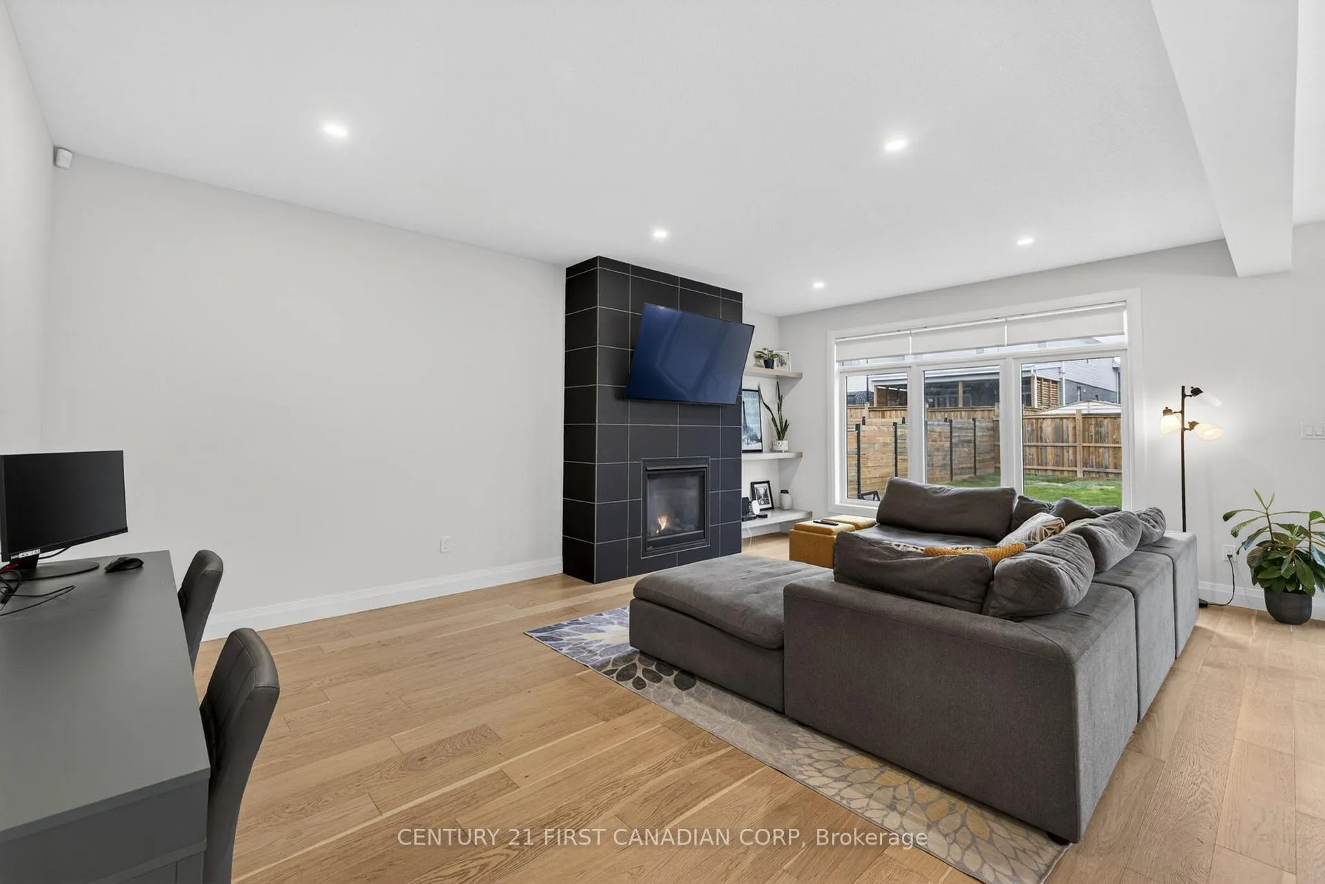 Photo 6 of 20 Locky Lane, Middlesex Centre, Komoka — HOMEH