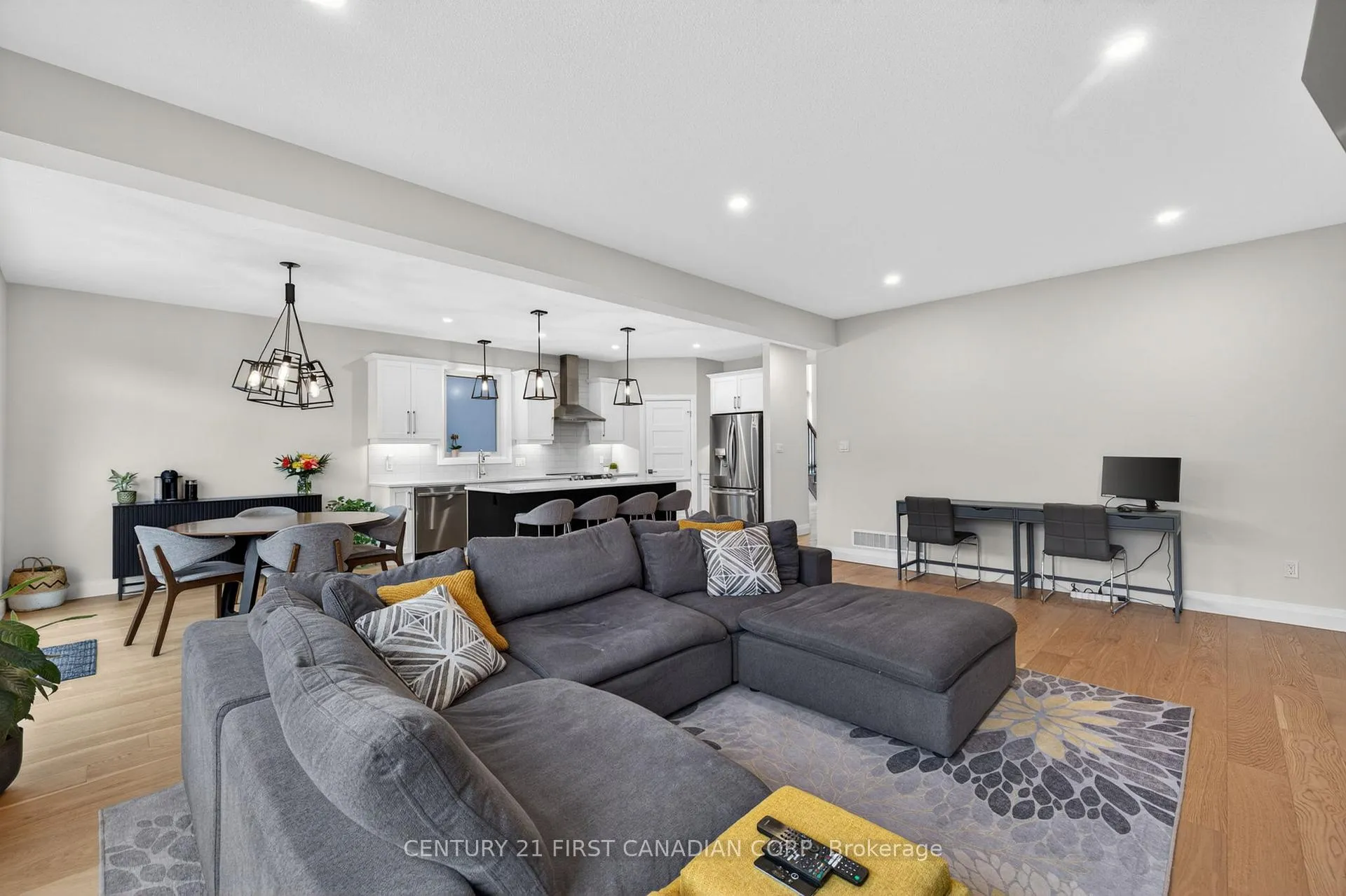 Photo 8 of 20 Locky Lane, Middlesex Centre, Komoka — HOMEH