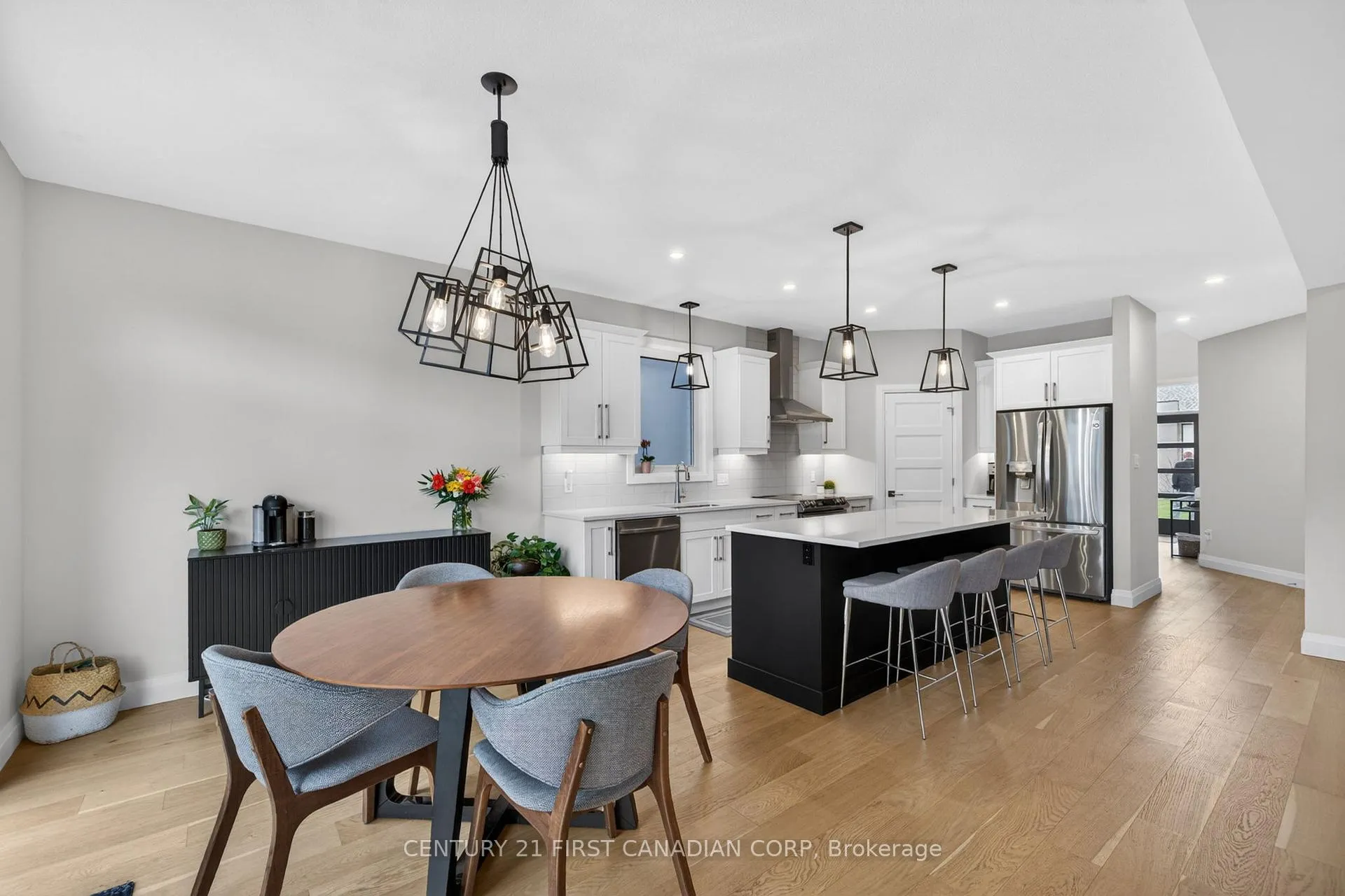 Photo 15 of 20 Locky Lane, Middlesex Centre, Komoka — HOMEH