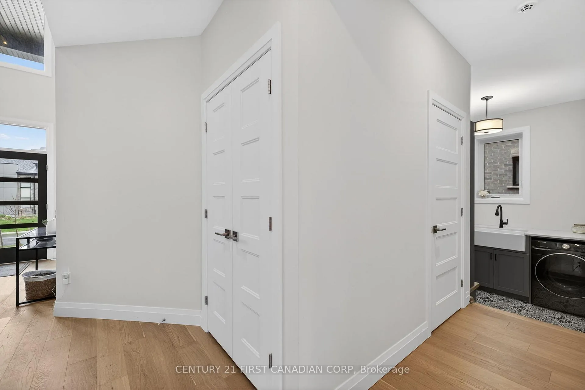 Photo 16 of 20 Locky Lane, Middlesex Centre, Komoka — HOMEH