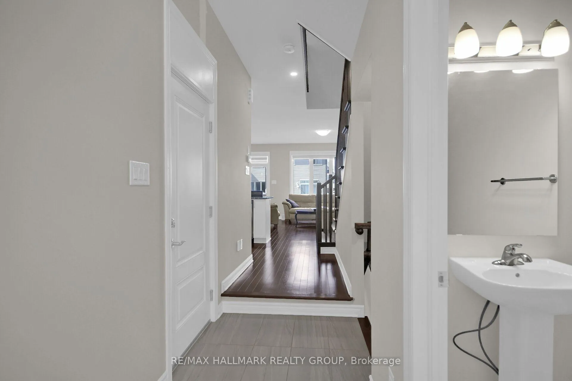 Photo 6 of 506 Muscari Street, Ottawa, Blossom Park/Kemp Park/Findlay Creek — HOMEH