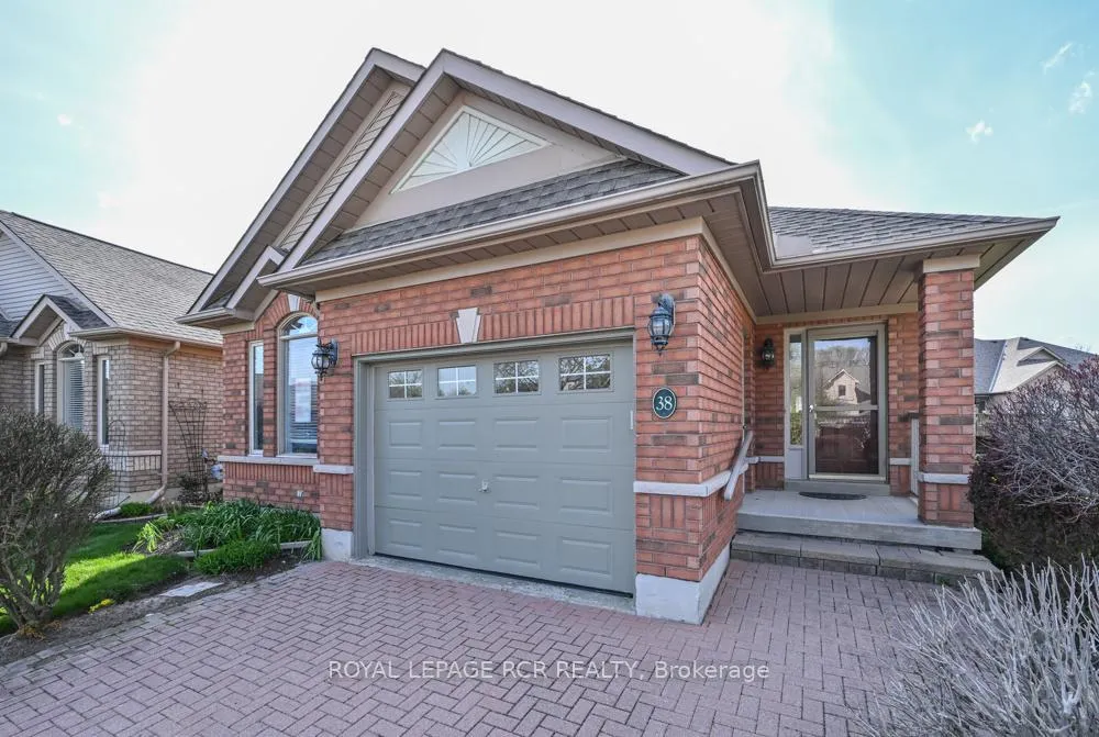 Photo 2 of 38 Bella Vista Trail, New Tecumseth, Alliston — HOMEH