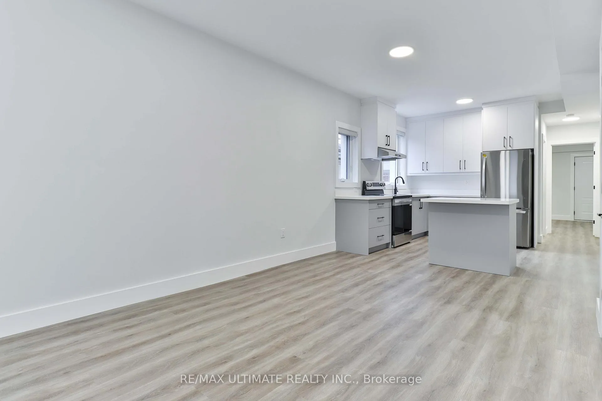 Photo 3 of Unit Main Floor, 6 Chudleigh Road, Toronto, Caledonia-Fairbank — HOMEH