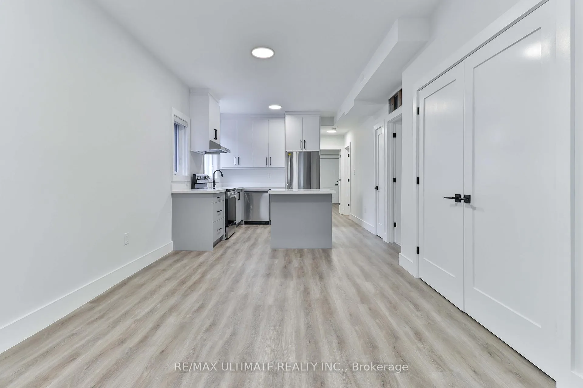 Photo 5 of Unit Main Floor, 6 Chudleigh Road, Toronto, Caledonia-Fairbank — HOMEH