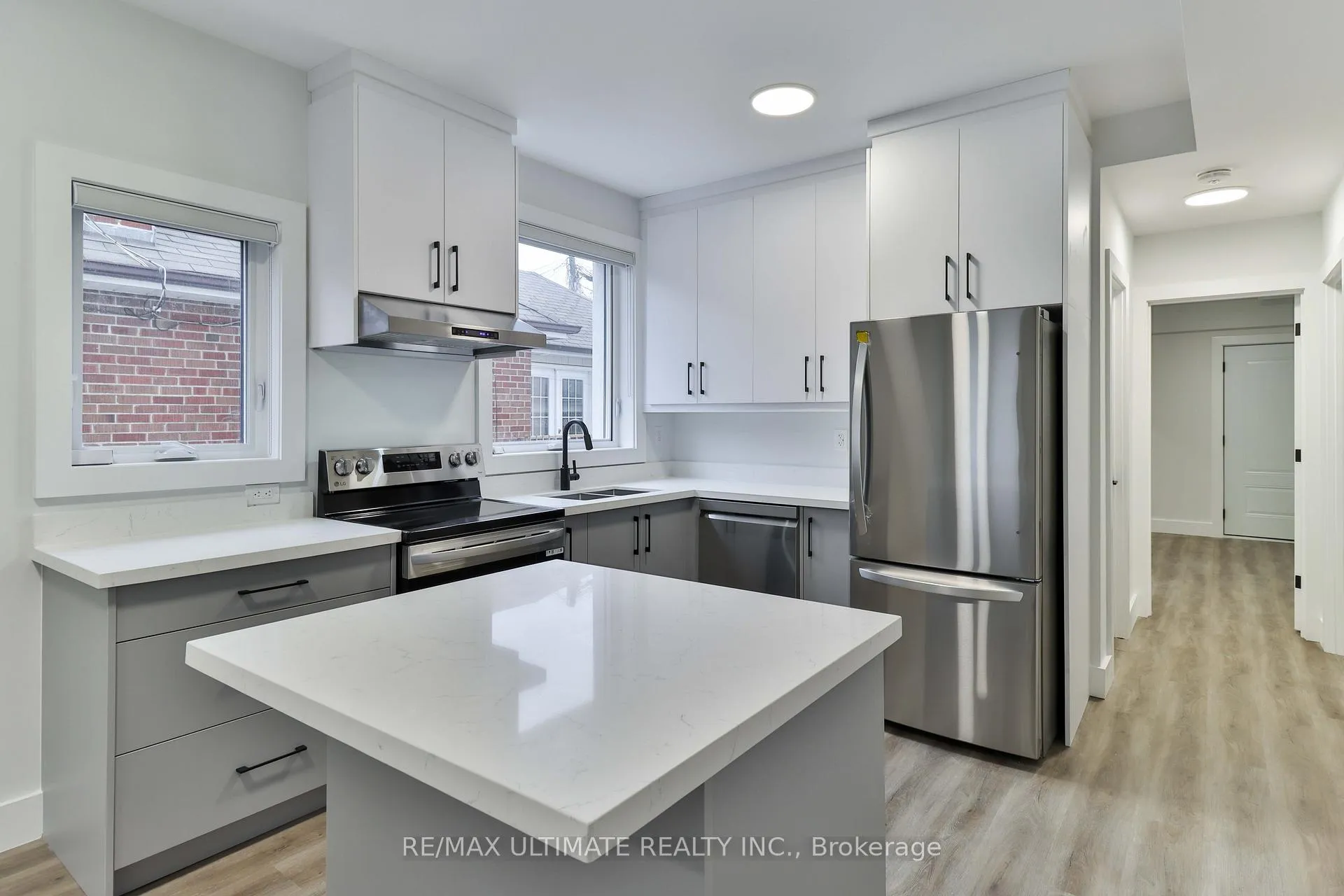 Photo 8 of Unit Main Floor, 6 Chudleigh Road, Toronto, Caledonia-Fairbank — HOMEH