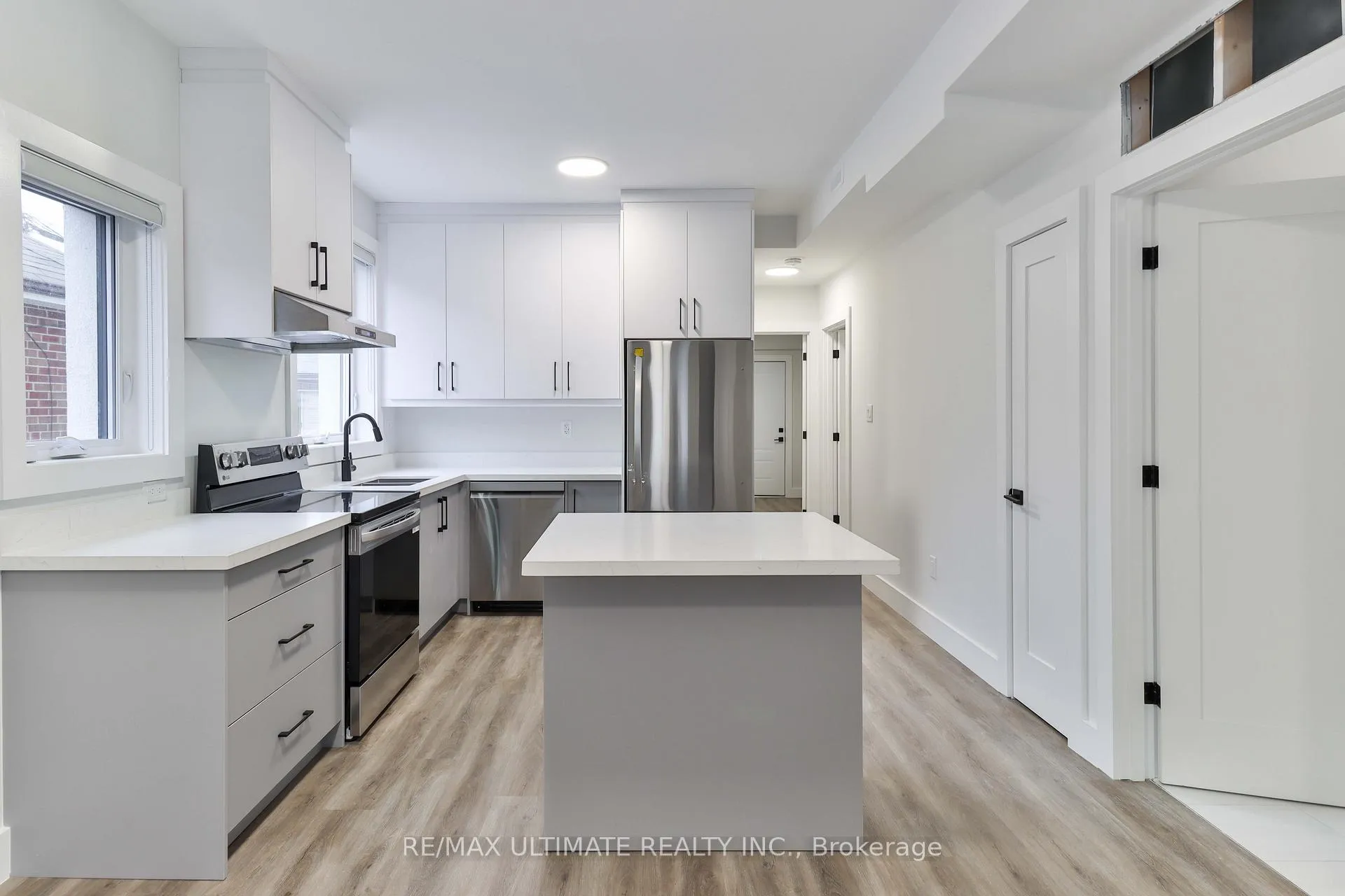 Photo 10 of Unit Main Floor, 6 Chudleigh Road, Toronto, Caledonia-Fairbank — HOMEH