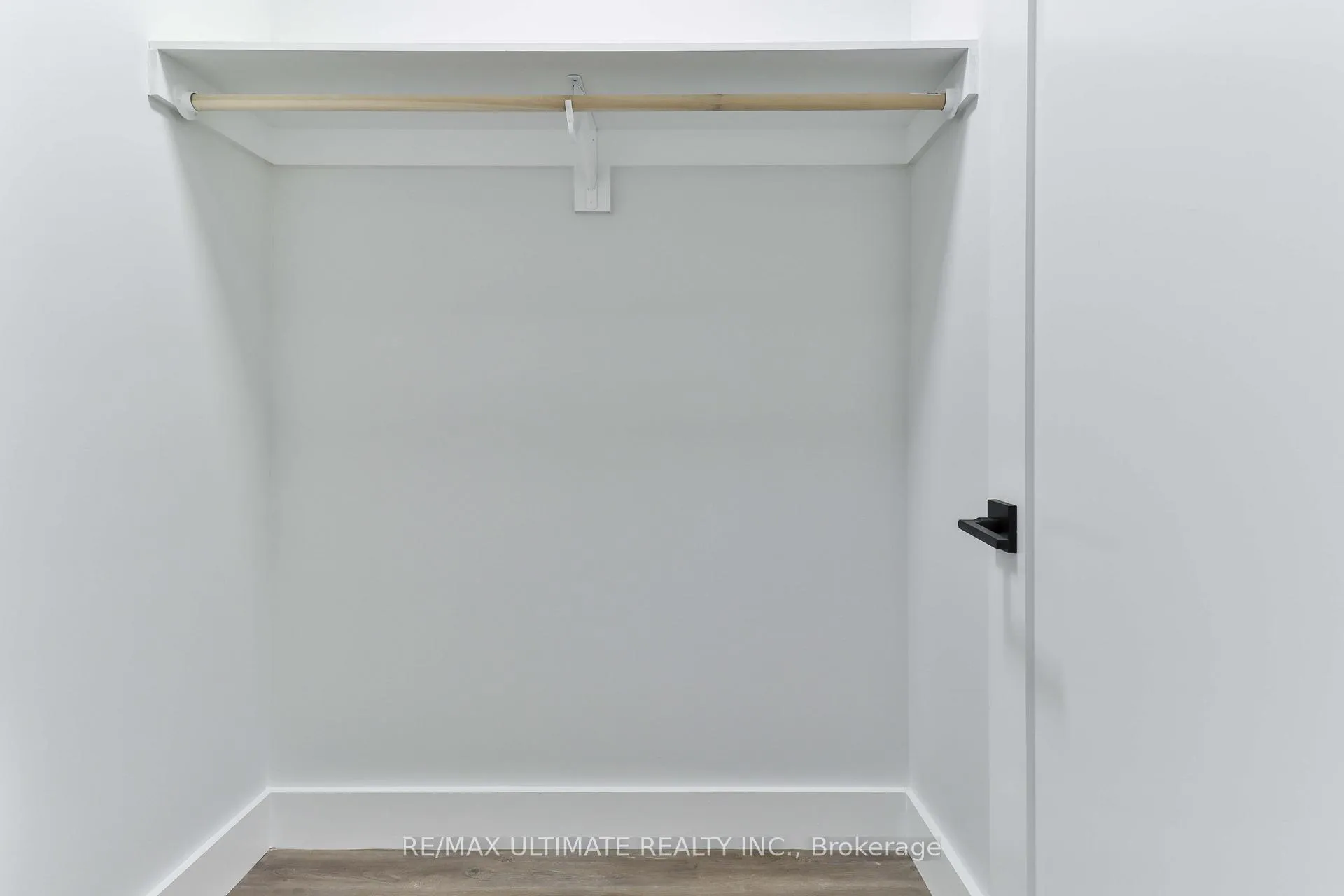 Photo 19 of Unit Main Floor, 6 Chudleigh Road, Toronto, Caledonia-Fairbank — HOMEH