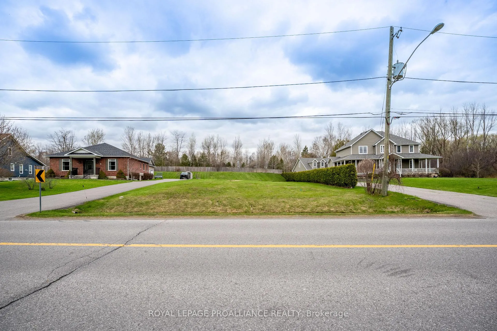 Photo 10 of 756 King Street W, Cobourg — HOMEH