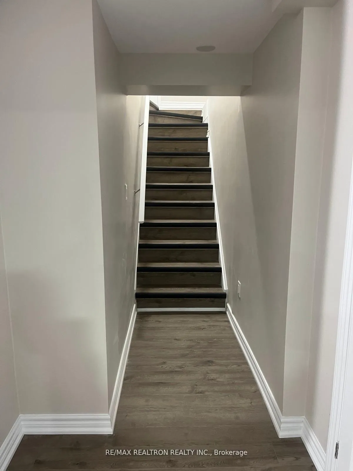 Photo 2 of Unit Bsmnt, 1112 Maple Gate Road, Pickering, Liverpool — HOMEH