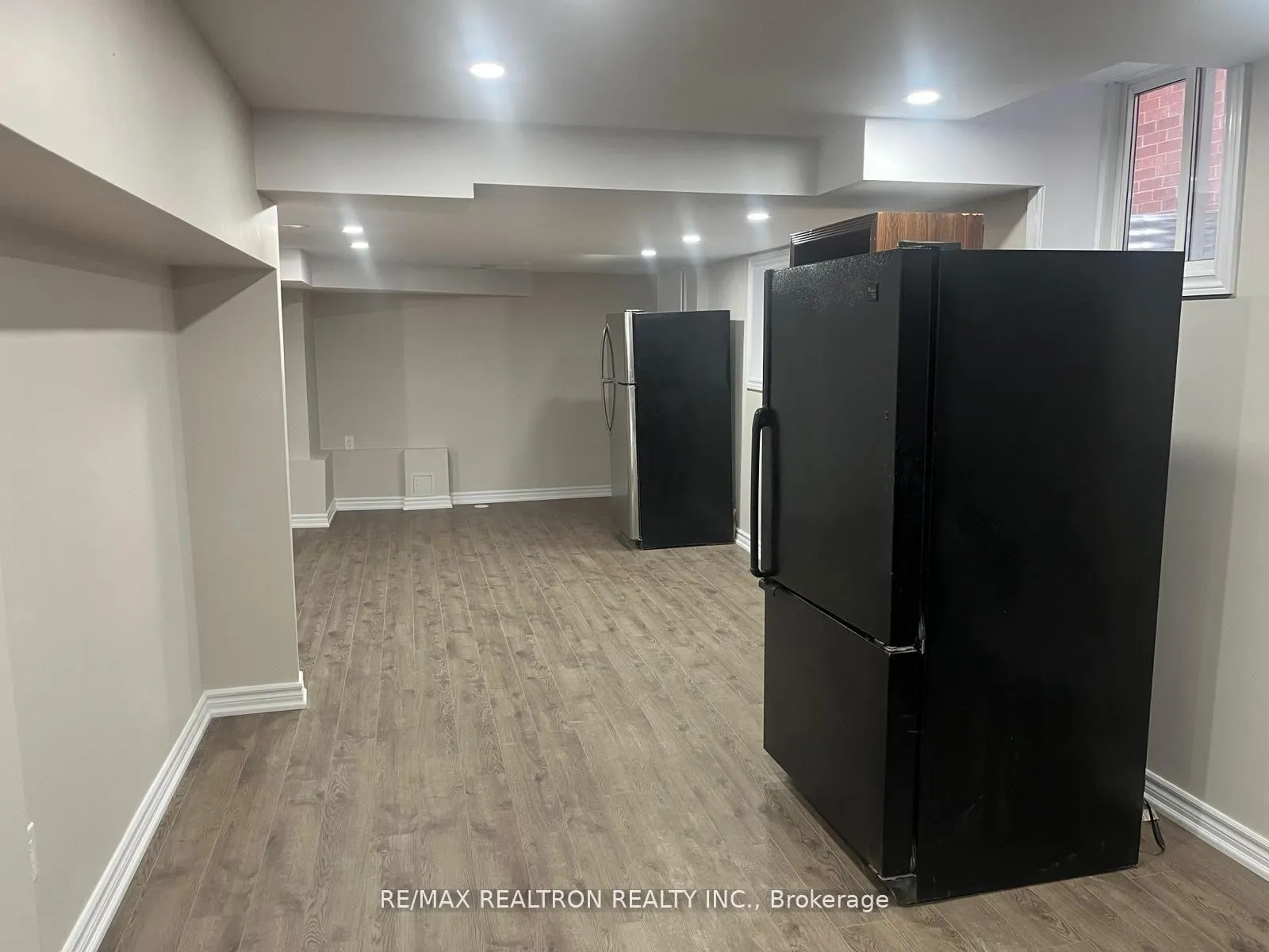 Photo 4 of Unit Bsmnt, 1112 Maple Gate Road, Pickering, Liverpool — HOMEH