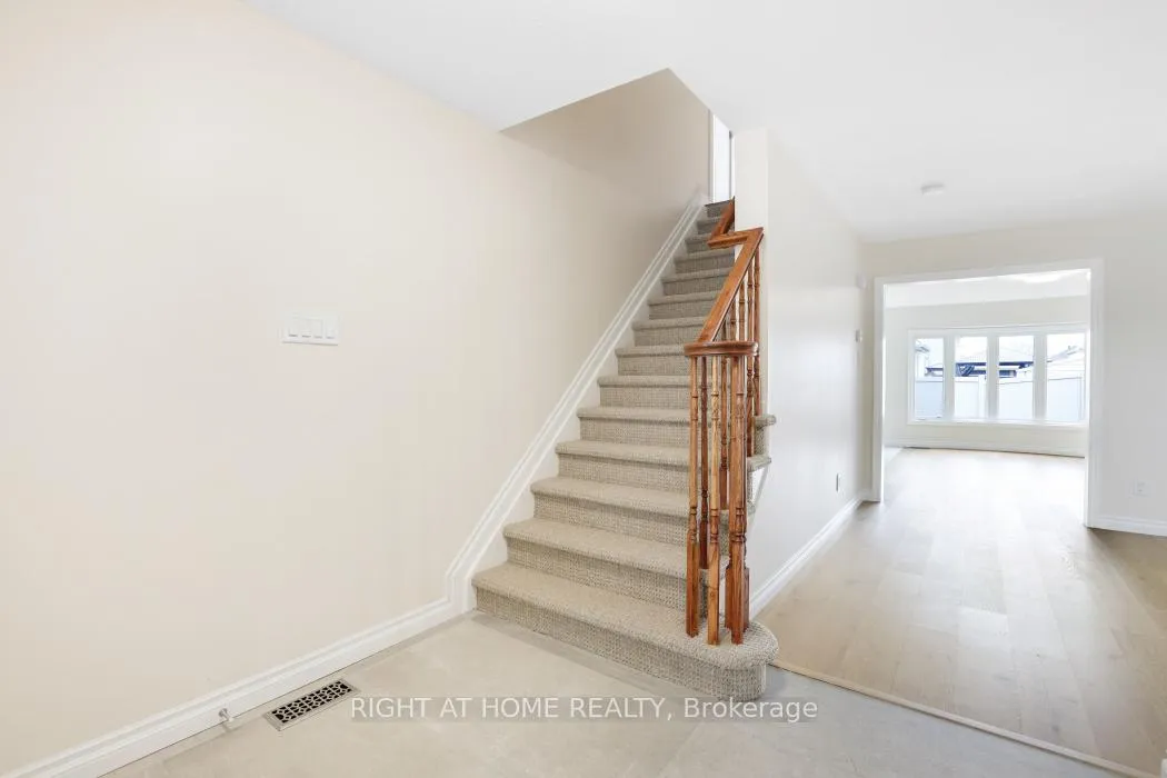 Photo 4 of 2210 River Mist Road, Ottawa, Barrhaven - Half Moon Bay — HOMEH