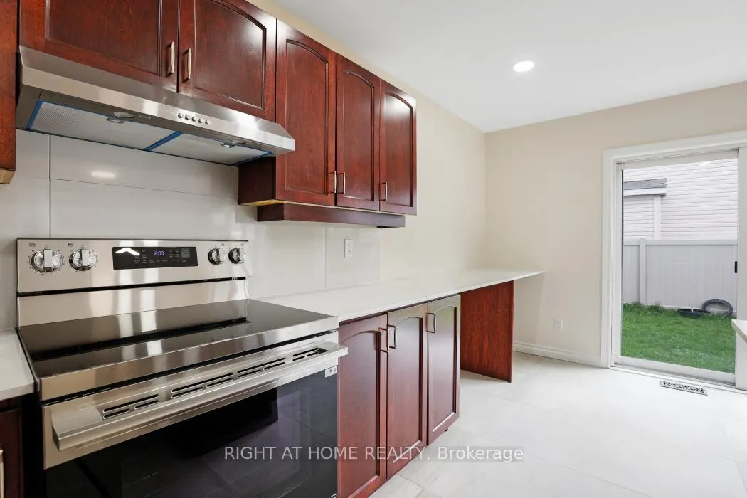 Photo 13 of 2210 River Mist Road, Ottawa, Barrhaven - Half Moon Bay — HOMEH