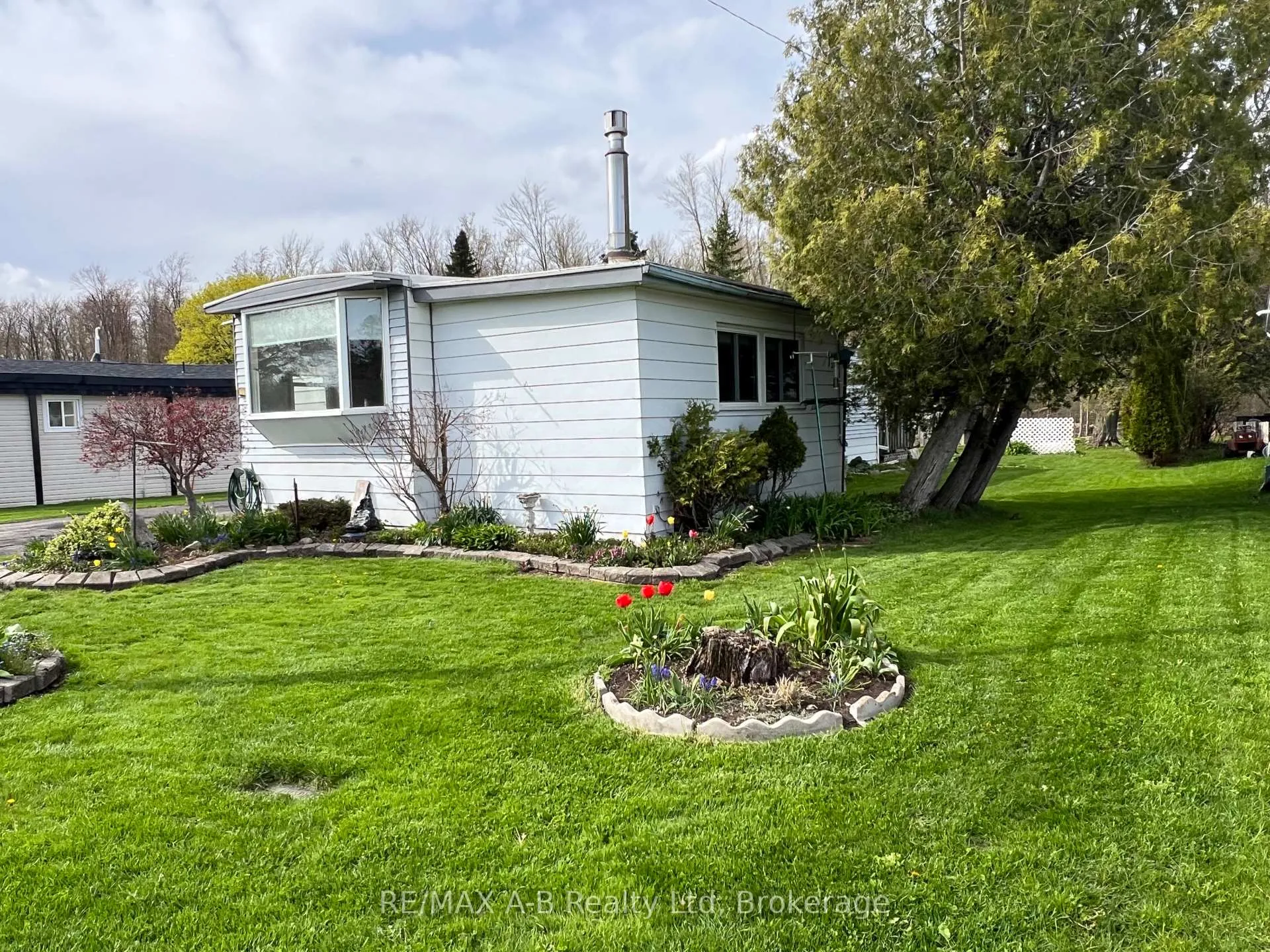 Photo 5 of 123 Ash Street, Perth East, Crystal Lake — HOMEH