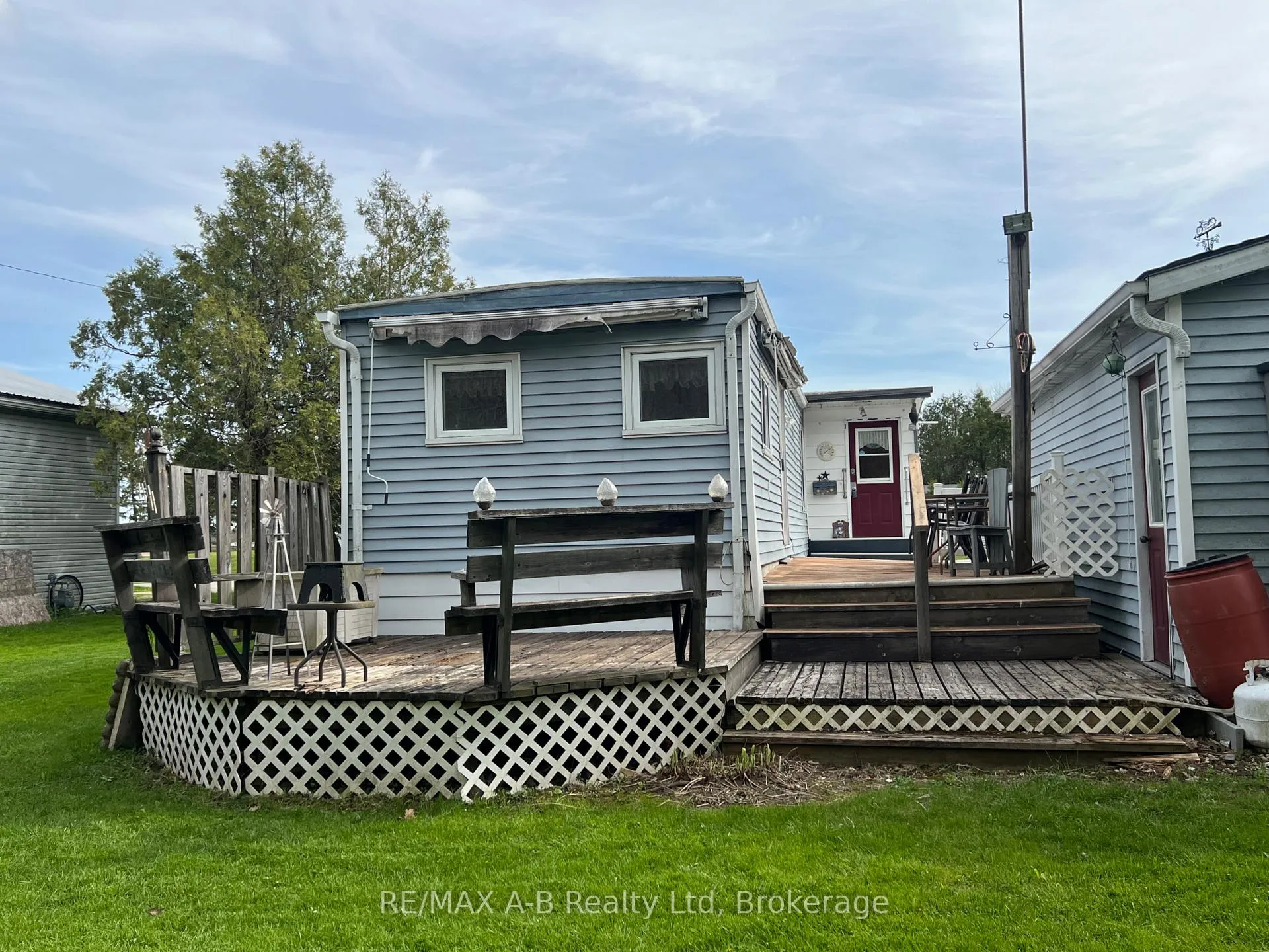 Photo 17 of 123 Ash Street, Perth East, Crystal Lake — HOMEH