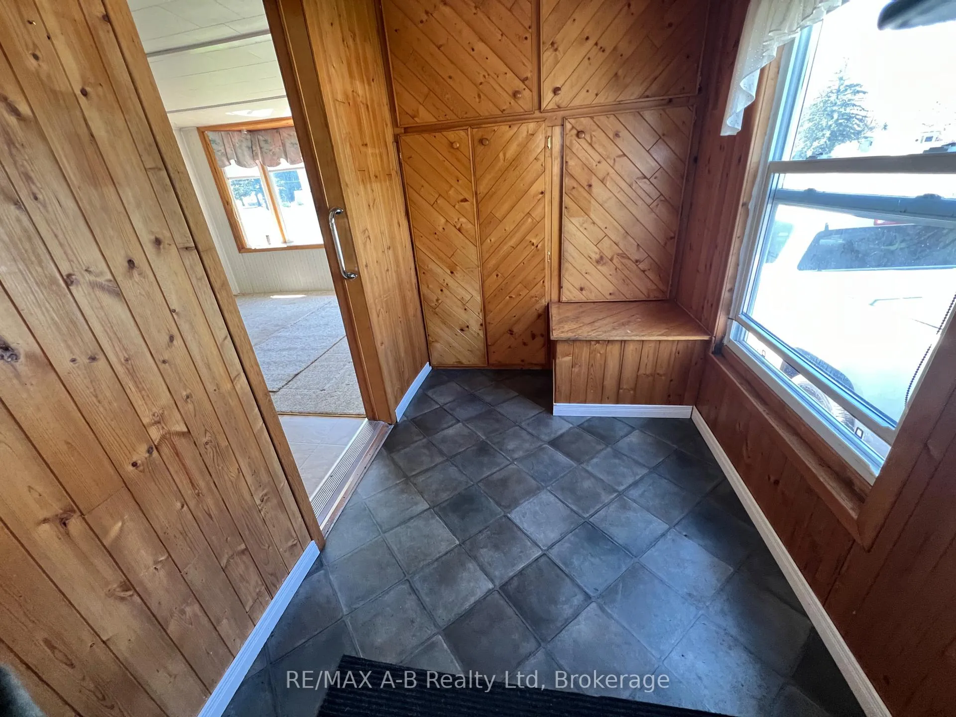 Photo 20 of 123 Ash Street, Perth East, Crystal Lake — HOMEH