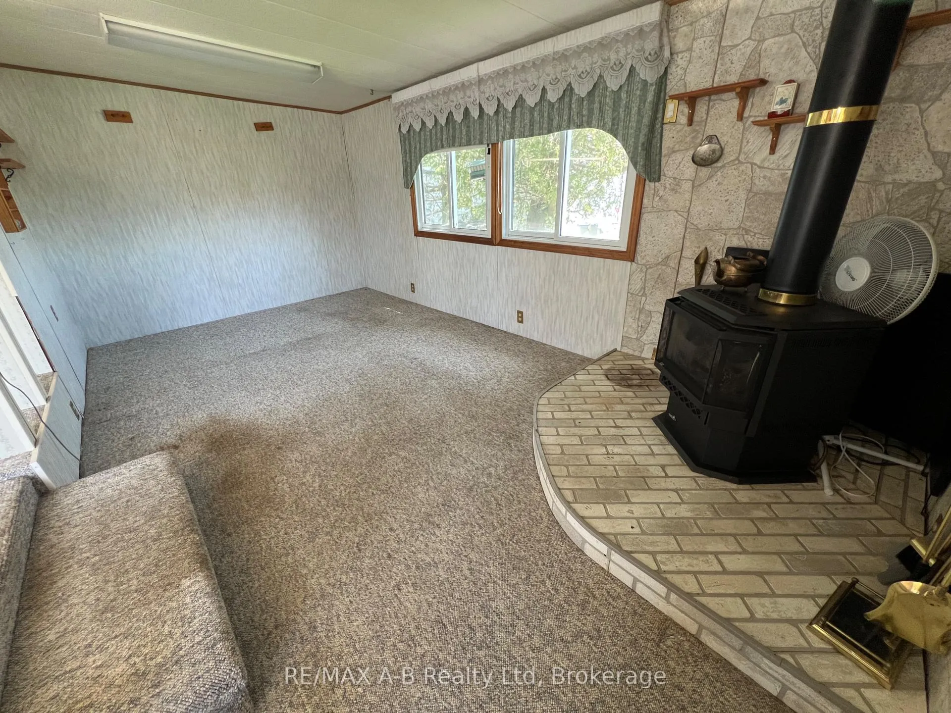 Photo 28 of 123 Ash Street, Perth East, Crystal Lake — HOMEH