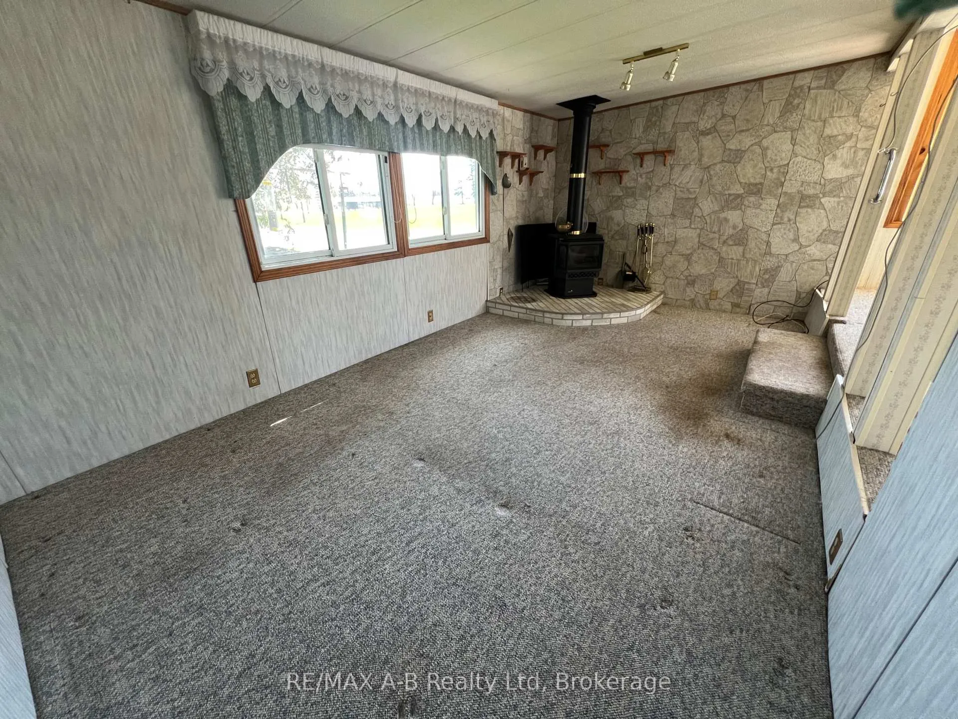 Photo 30 of 123 Ash Street, Perth East, Crystal Lake — HOMEH