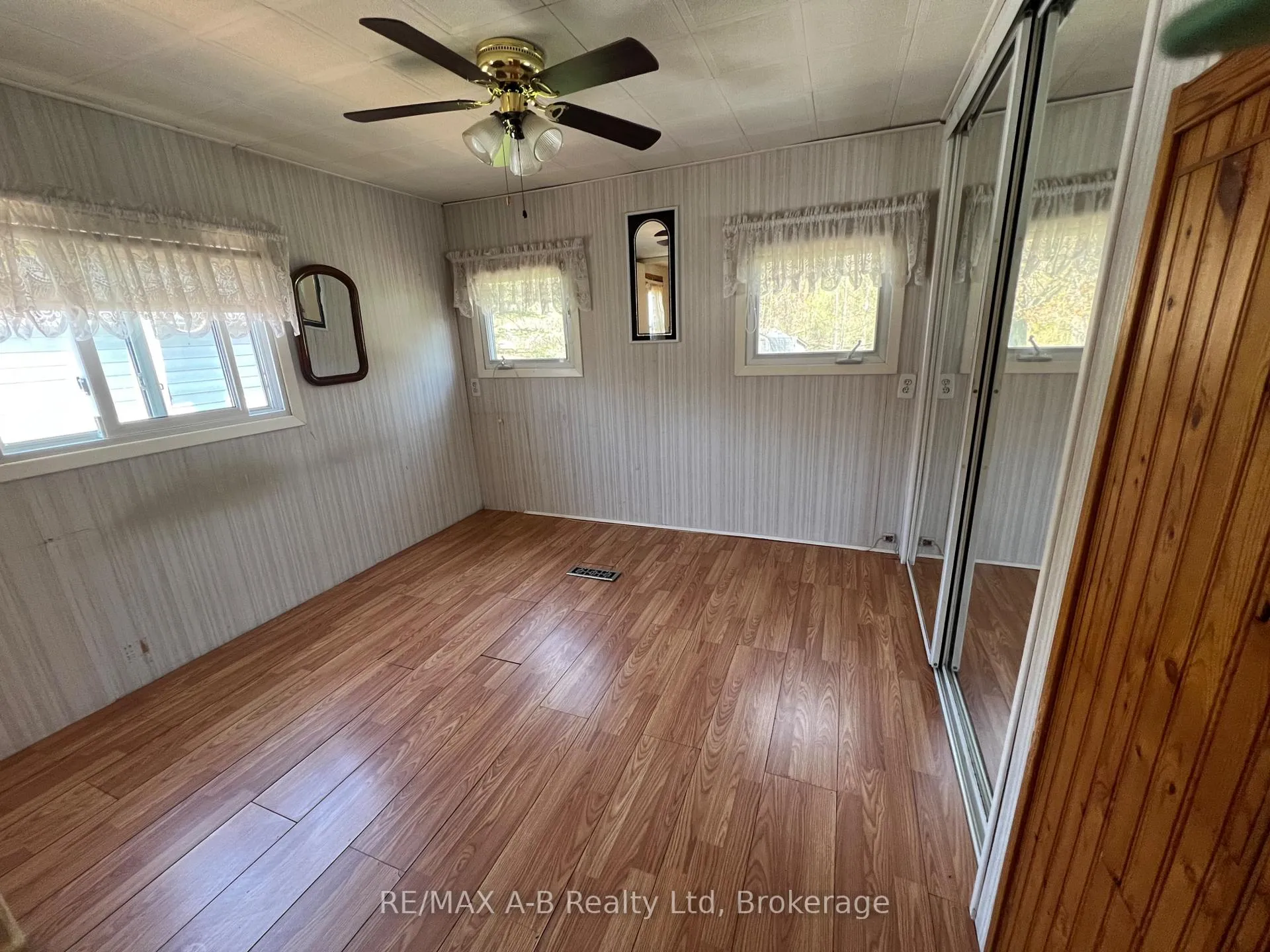 Photo 32 of 123 Ash Street, Perth East, Crystal Lake — HOMEH