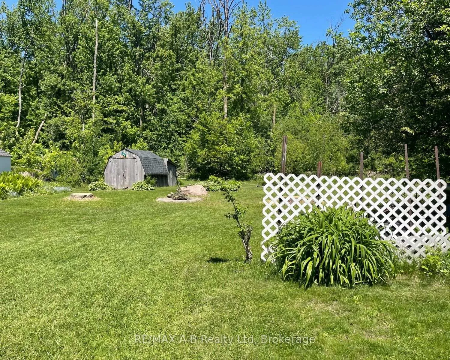 Photo 8 of 123 Ash Street, Perth East, Crystal Lake — HOMEH