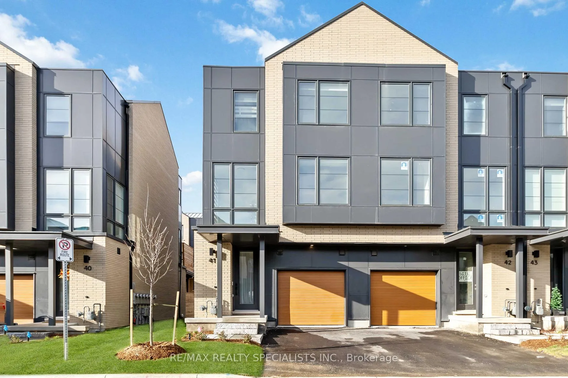 Photo 1 of Unit 41, 2273 Turnberry Road, Burlington, Rose — HOMEH