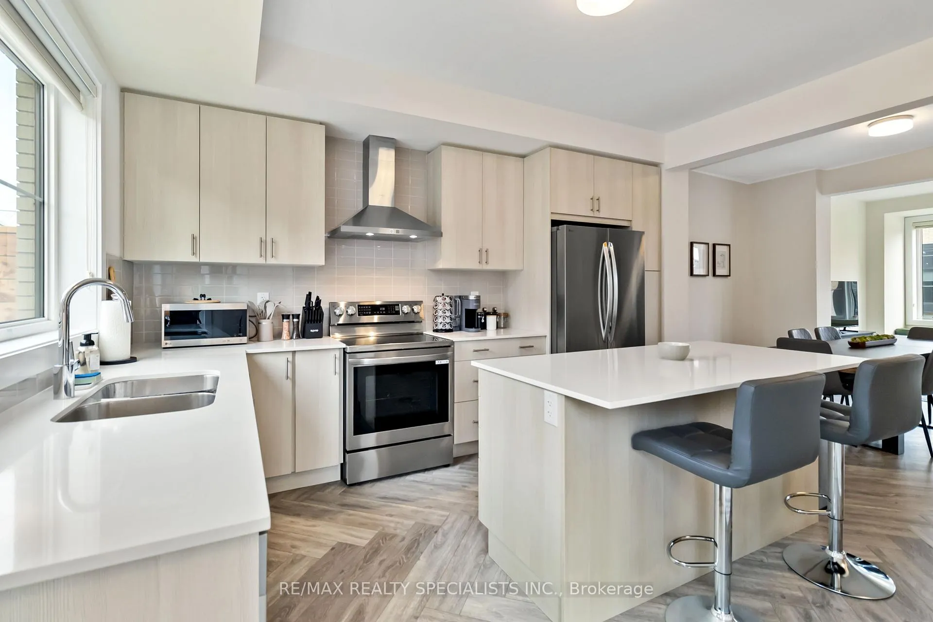 Photo 11 of Unit 41, 2273 Turnberry Road, Burlington, Rose — HOMEH