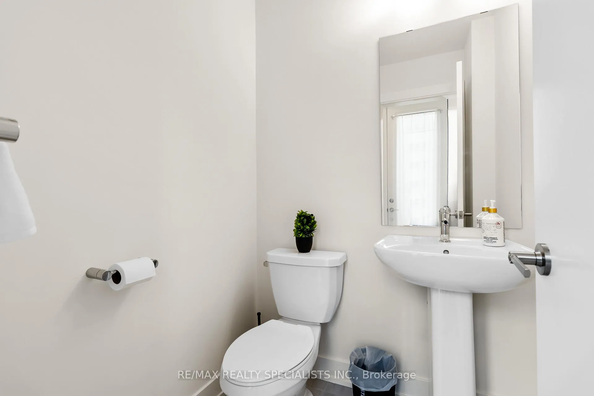 Photo 18 of Unit 41, 2273 Turnberry Road, Burlington, Rose — HOMEH