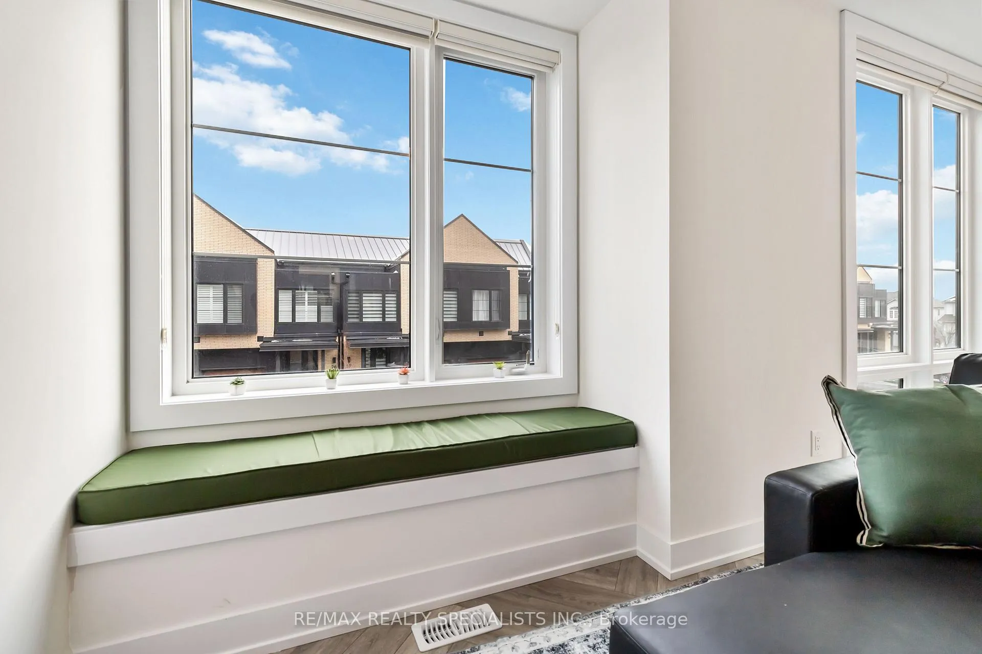 Photo 24 of Unit 41, 2273 Turnberry Road, Burlington, Rose — HOMEH