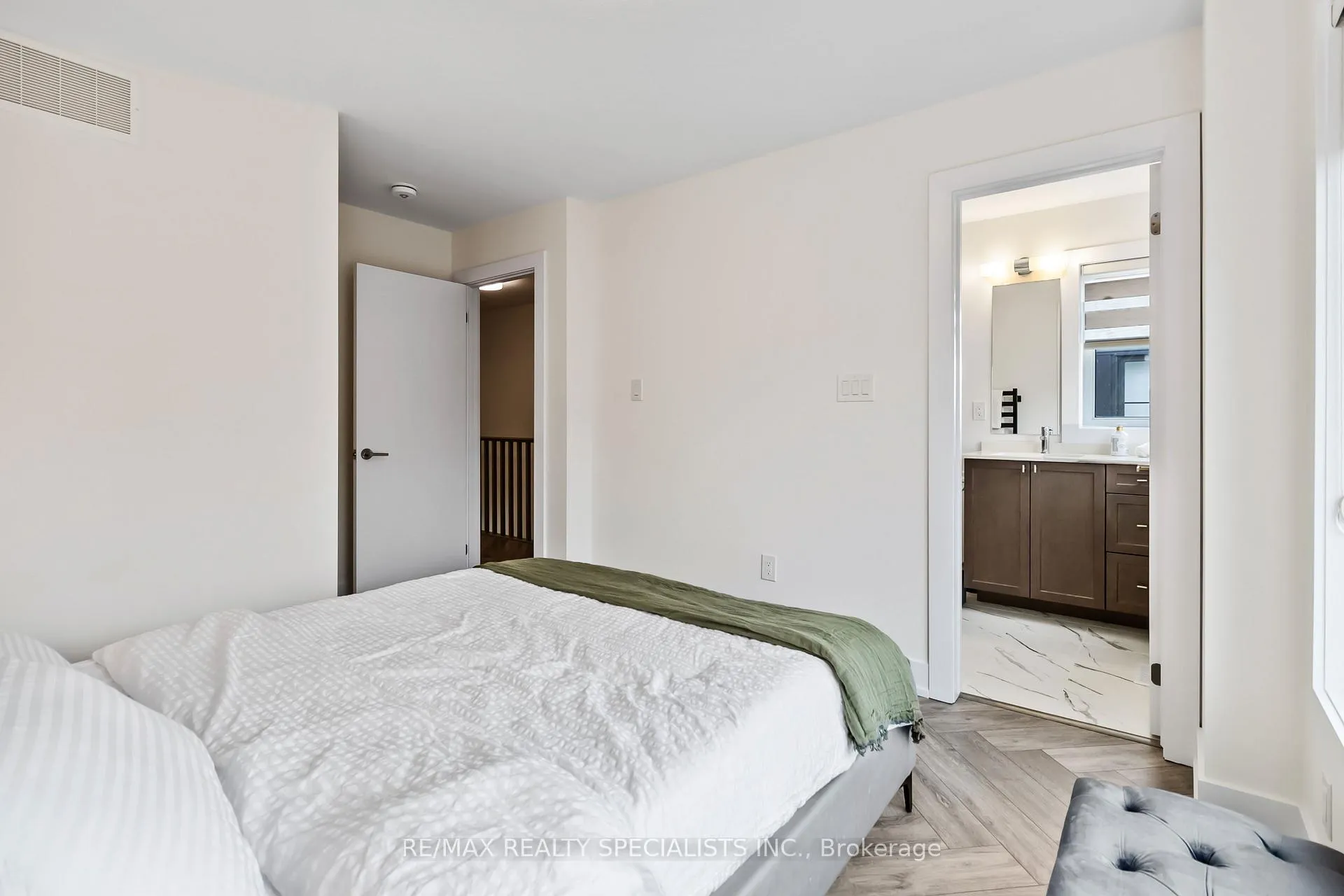 Photo 27 of Unit 41, 2273 Turnberry Road, Burlington, Rose — HOMEH