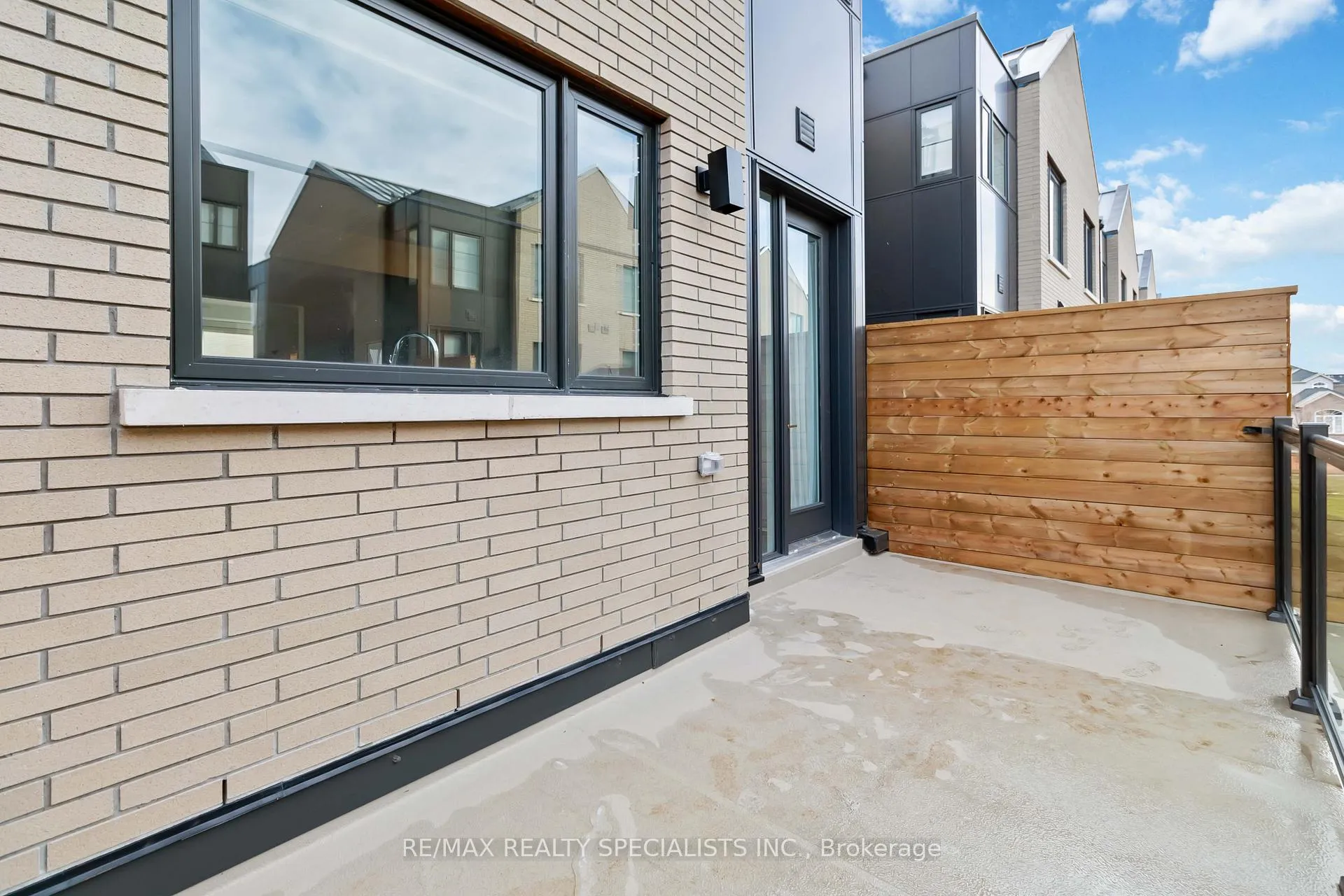Photo 39 of Unit 41, 2273 Turnberry Road, Burlington, Rose — HOMEH