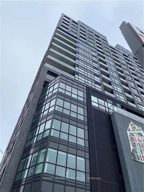 Front of Unit 1601, 1 Victoria Street S