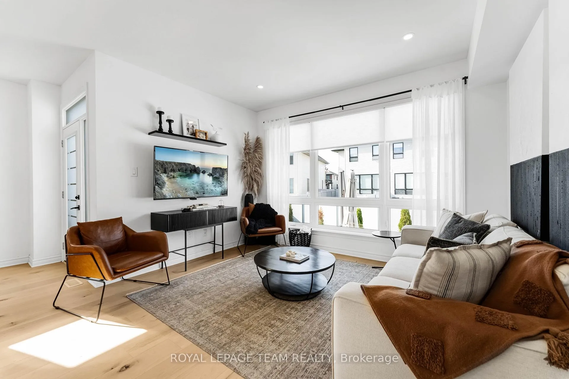 Photo 16 of 808 Chipping Circle, Ottawa, Riverside South/Gloucester Glen — HOMEH