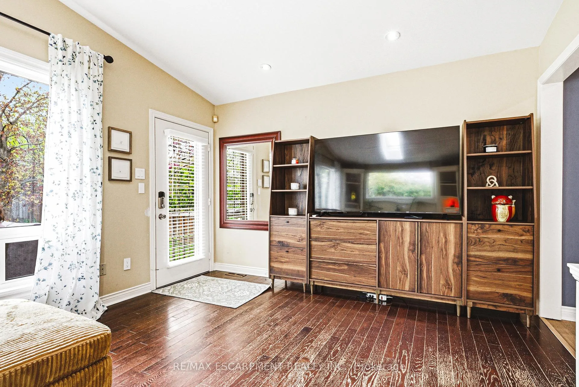 Photo 13 of 2143 Deyncourt Drive, Burlington, Brant — HOMEH