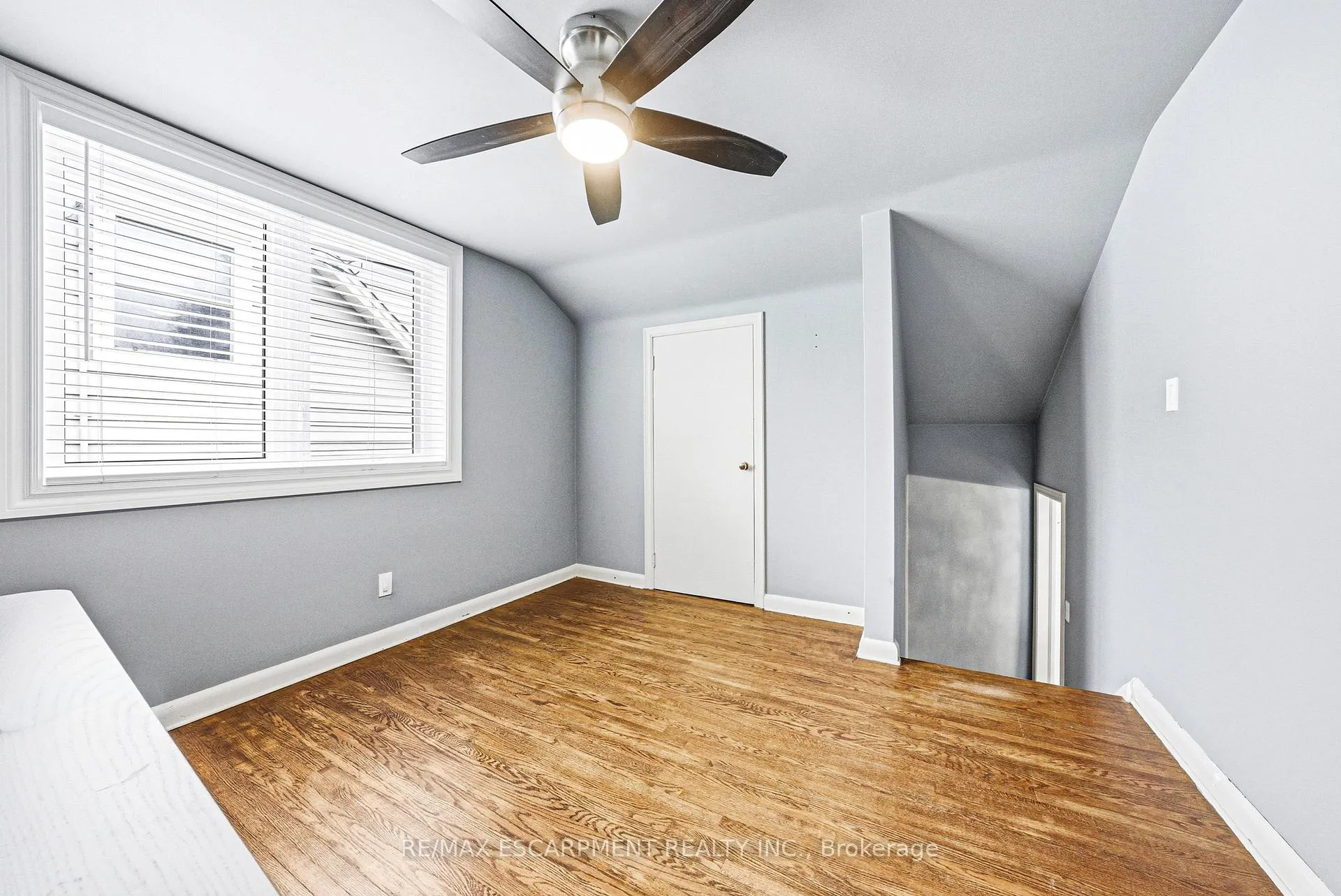 Photo 16 of 2143 Deyncourt Drive, Burlington, Brant — HOMEH