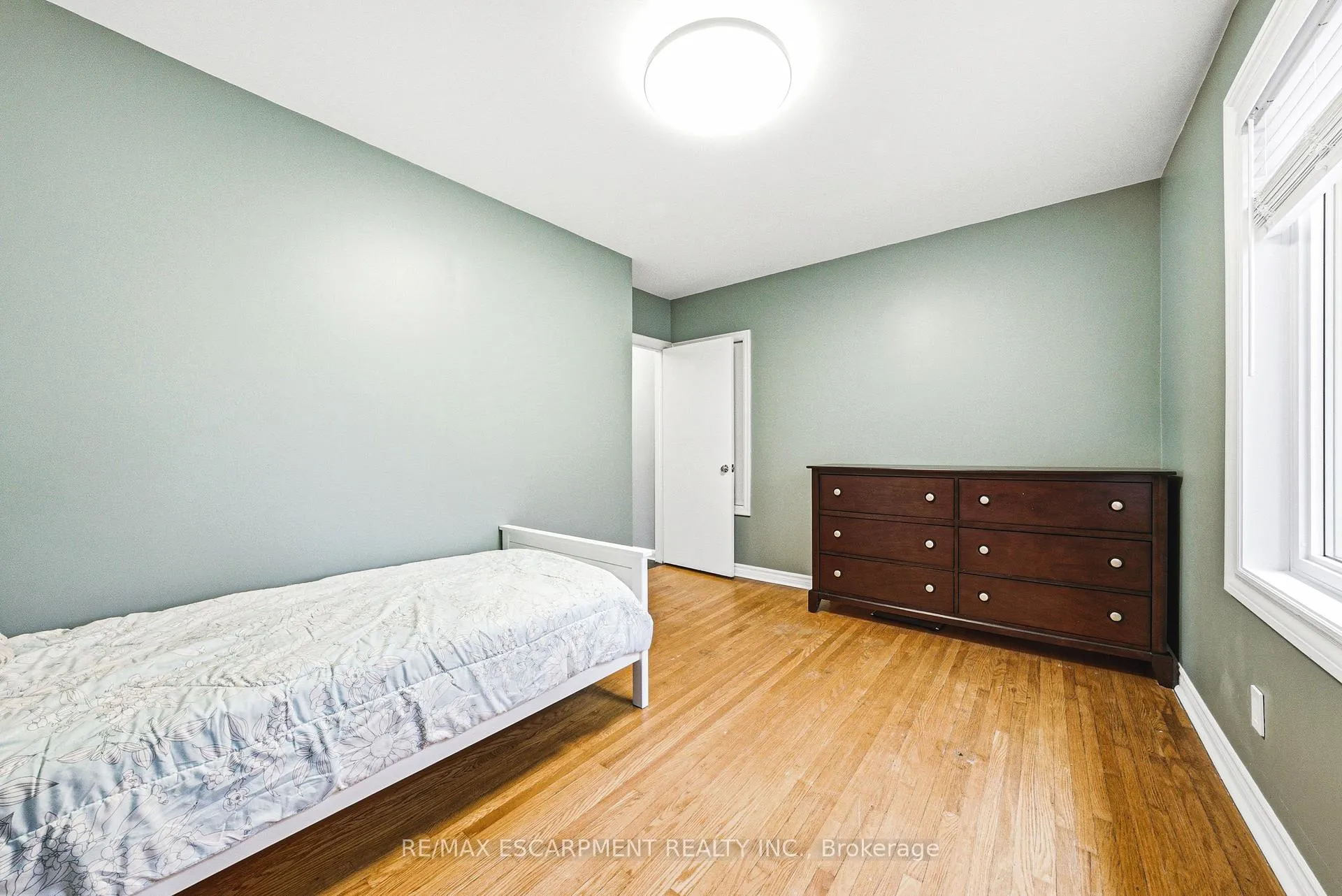 Photo 21 of 2143 Deyncourt Drive, Burlington, Brant — HOMEH