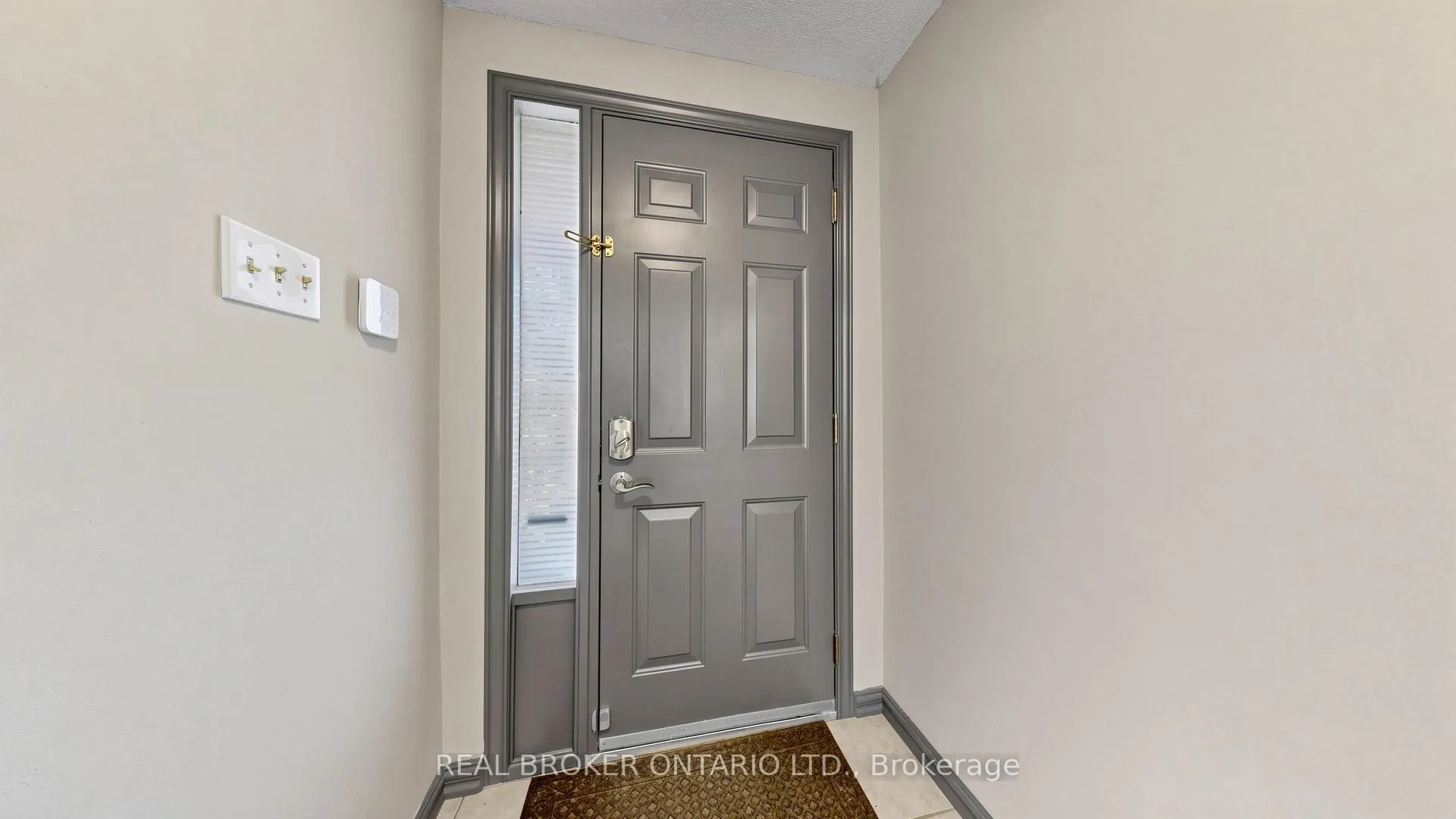 Photo 4 of 150 bradbeer Crescent, Vaughan, Crestwood-Springfarm-Yorkhill — HOMEH