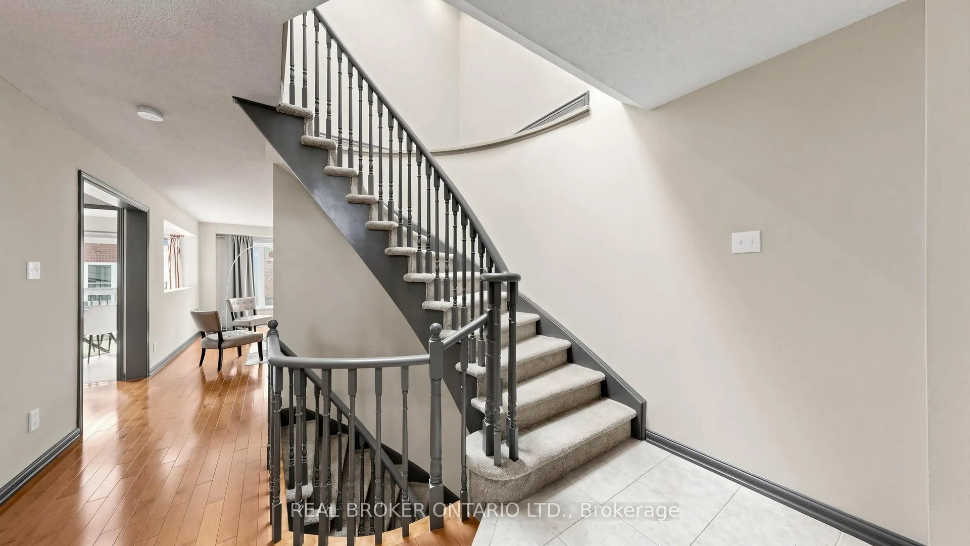 Photo 5 of 150 bradbeer Crescent, Vaughan, Crestwood-Springfarm-Yorkhill — HOMEH
