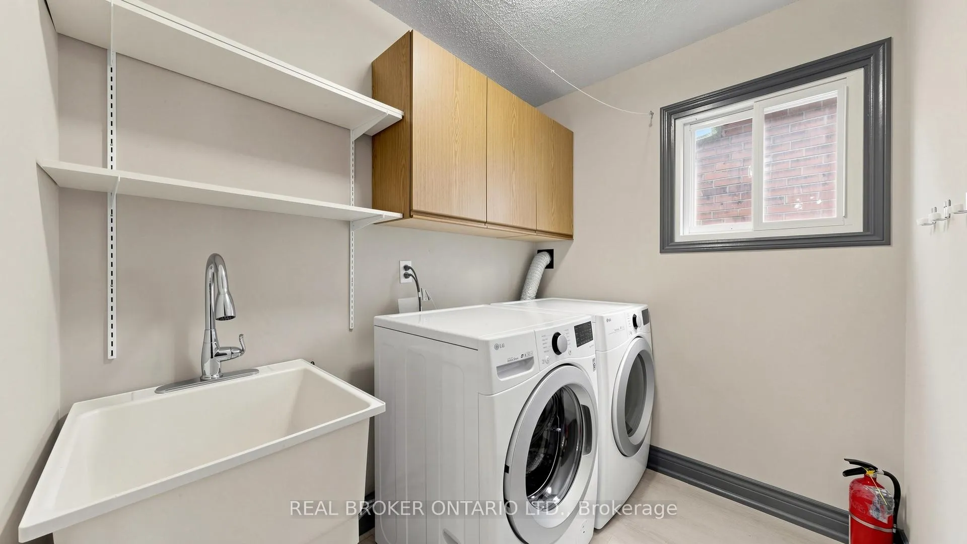 Photo 11 of 150 bradbeer Crescent, Vaughan, Crestwood-Springfarm-Yorkhill — HOMEH