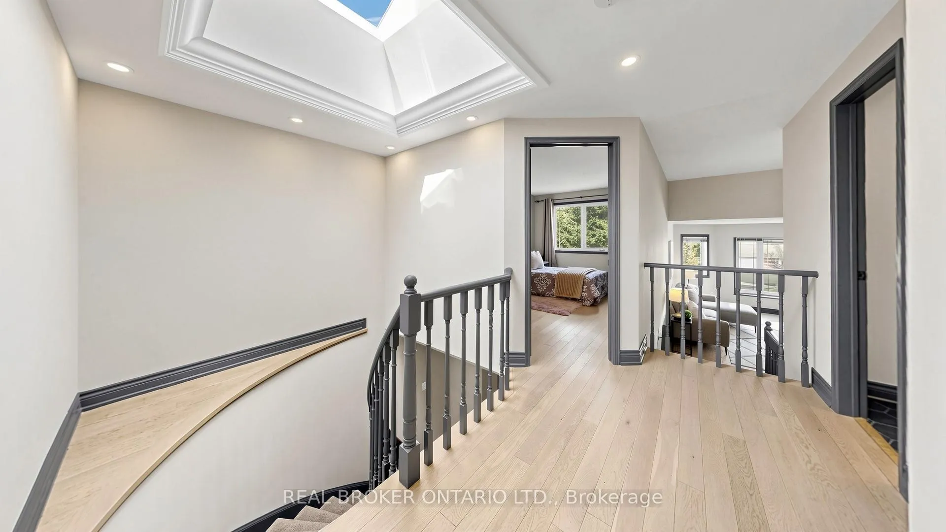 Photo 13 of 150 bradbeer Crescent, Vaughan, Crestwood-Springfarm-Yorkhill — HOMEH