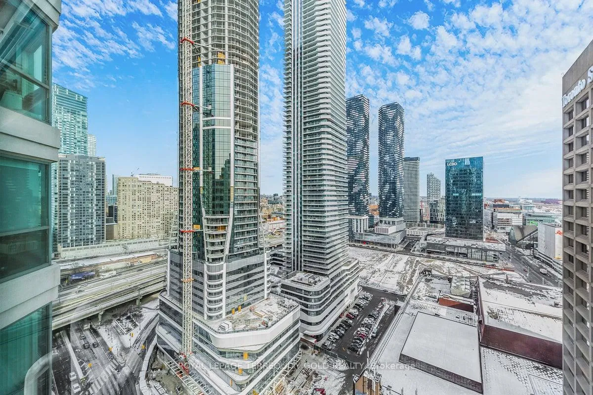 Photo 26 of Unit 2609, 10 Yonge Street, Toronto, Waterfront Communities — HOMEH