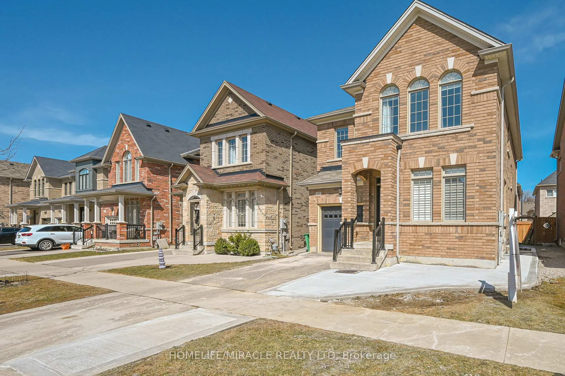 Photo 2 of 15 Fringetree Road, Brampton, Sandringham-Wellington North — HOMEH