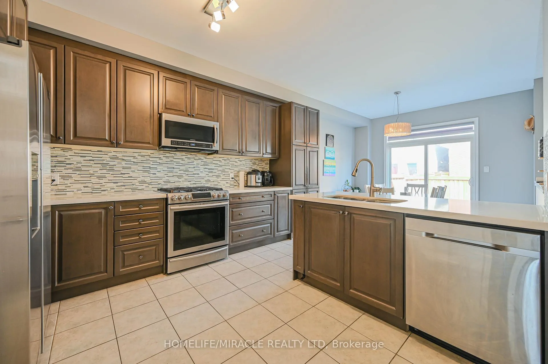 Photo 7 of 15 Fringetree Road, Brampton, Sandringham-Wellington North — HOMEH