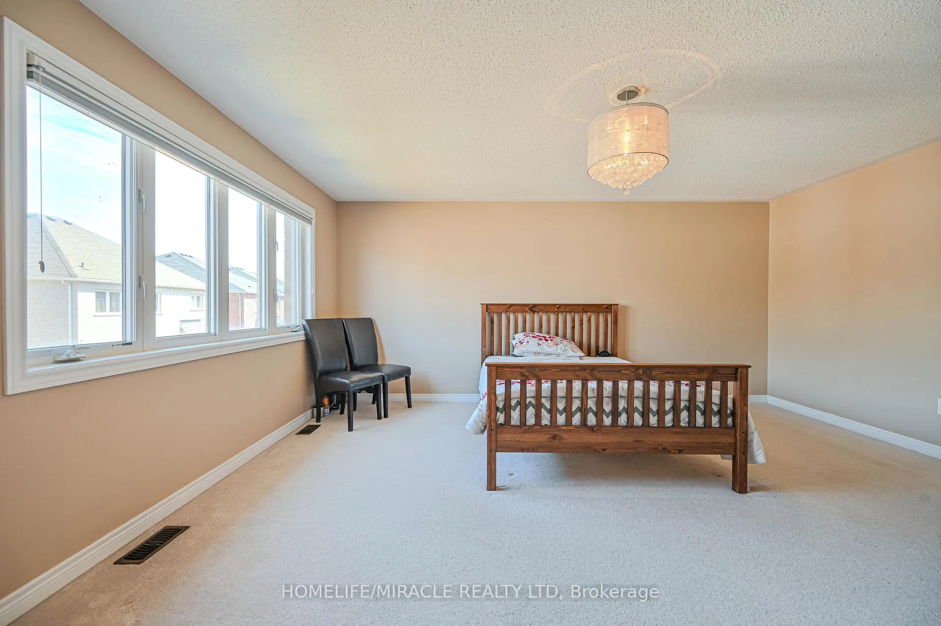 Photo 18 of 15 Fringetree Road, Brampton, Sandringham-Wellington North — HOMEH