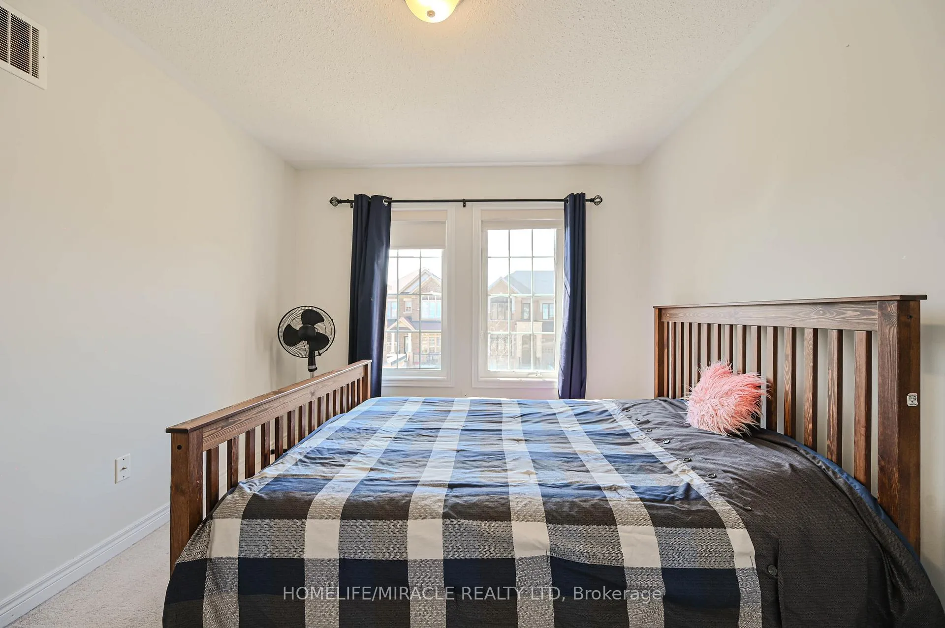 Photo 23 of 15 Fringetree Road, Brampton, Sandringham-Wellington North — HOMEH