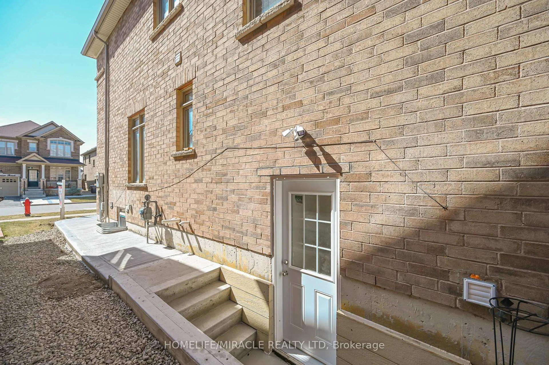 Photo 30 of 15 Fringetree Road, Brampton, Sandringham-Wellington North — HOMEH