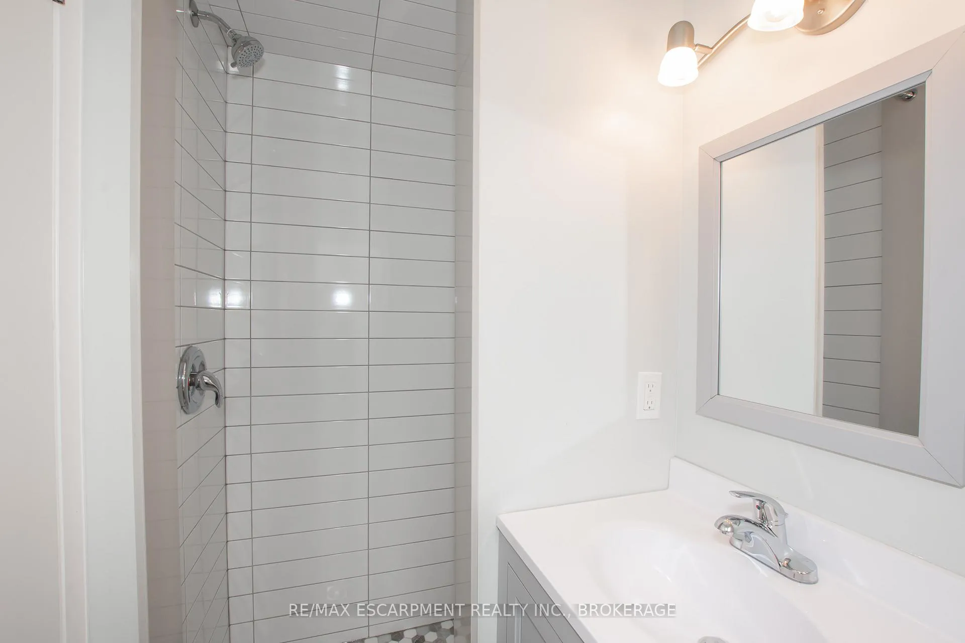 Photo 11 of Unit Lower, 34 Highcourt Crescent, St. Catharines, Vine/Linwell — HOMEH
