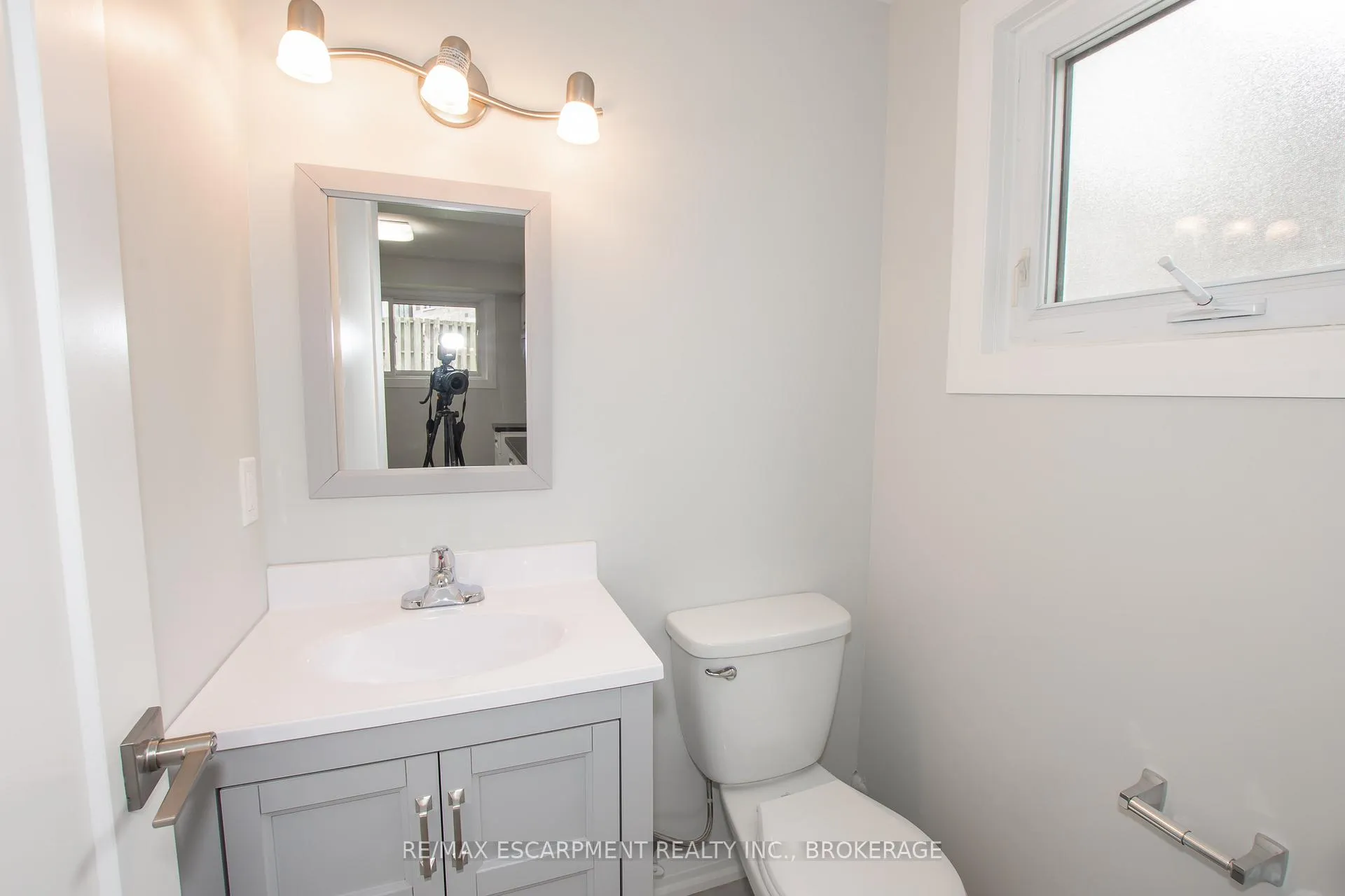 Photo 12 of Unit Lower, 34 Highcourt Crescent, St. Catharines, Vine/Linwell — HOMEH