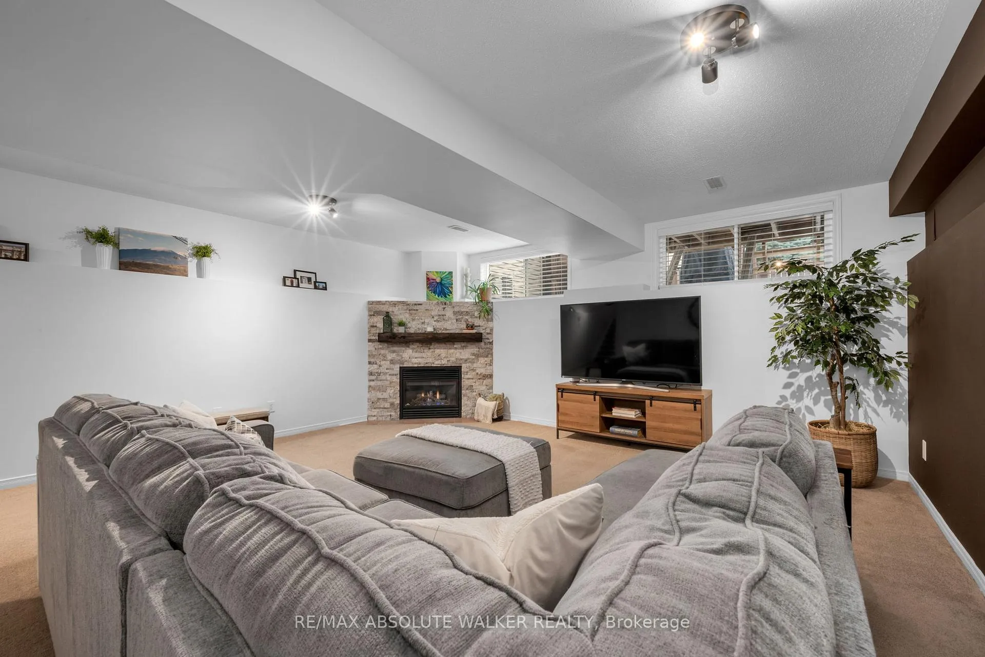 Photo 24 of 279 Parkrose Private, Ottawa, Chatelaine Village — HOMEH