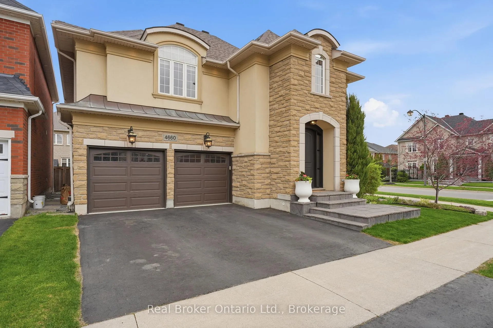 Photo 2 of 4660 Bracknell Road, Burlington, Alton — HOMEH