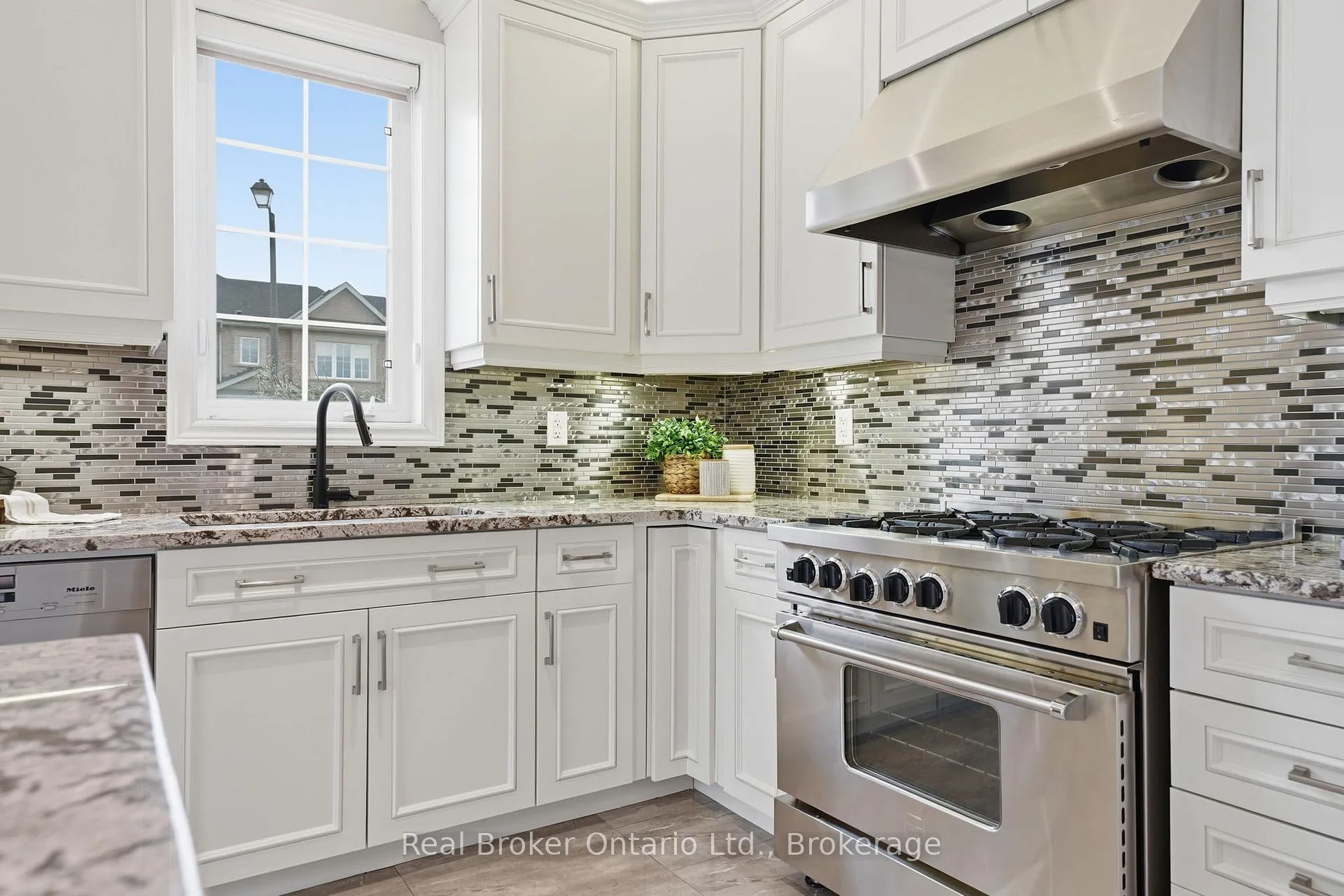 Photo 17 of 4660 Bracknell Road, Burlington, Alton — HOMEH